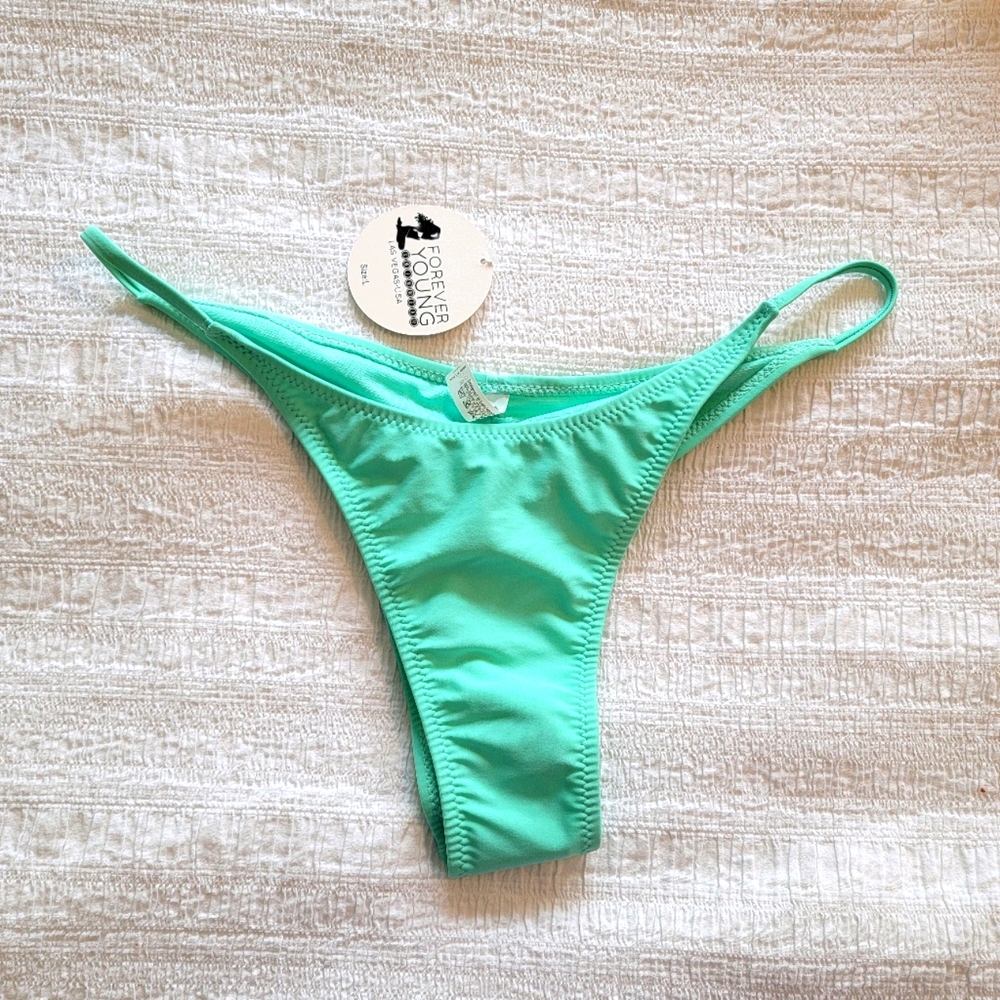 NWT cheeky bikini bottom